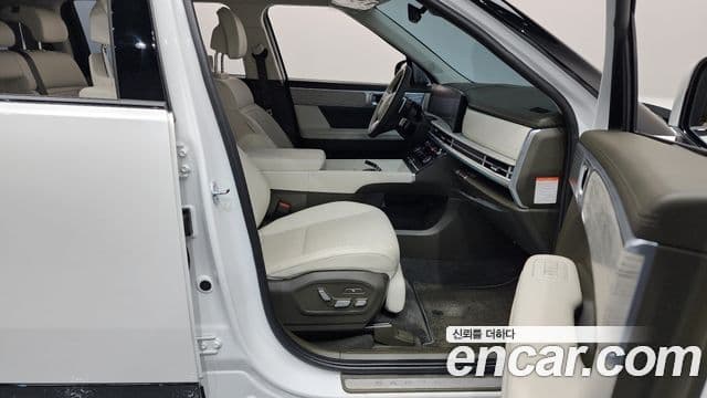 Hyundai Santa Fe 2023 — ფოტო 11/20