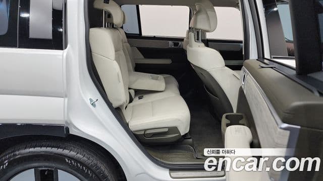 Hyundai Santa Fe 2023 — ფოტო 12/20