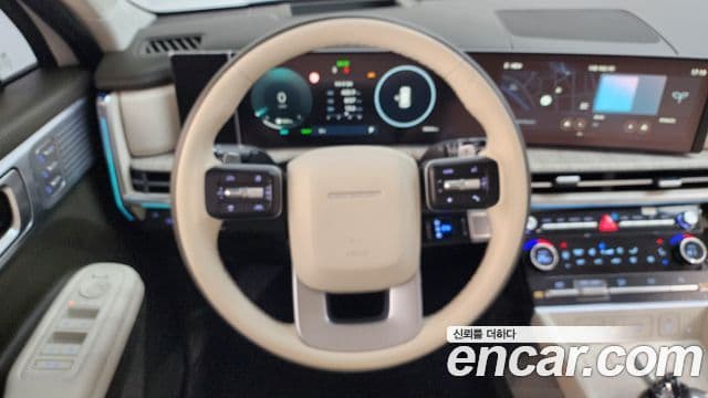 Hyundai Santa Fe 2023 — ფოტო 13/20