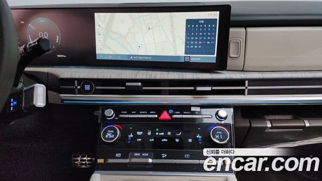 Hyundai Santa Fe 2023 — ფოტო 15/20