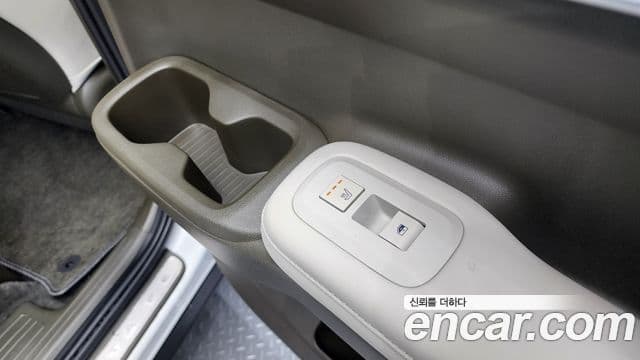 Hyundai Santa Fe 2023 — ფოტო 18/20
