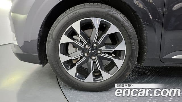 Kia Carnival 2023 — Фото 5/20