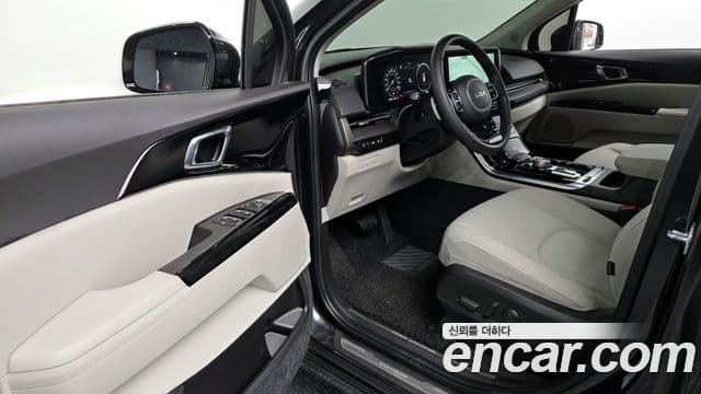 Kia Carnival 2023 — Фото 11/20