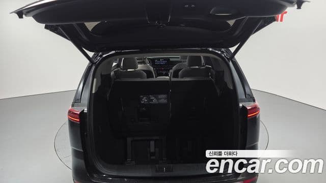 Kia Carnival 2023 — Фото 20/20
