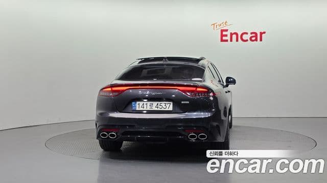 Kia Stinger 2021 — ფოტო 4/20