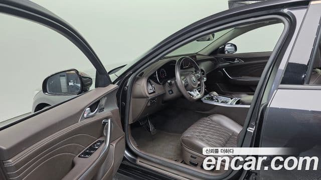 Kia Stinger 2021 — ფოტო 13/20