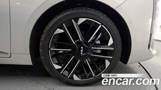 Kia K8 2025 — Photo 9/20