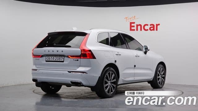 Volvo XC60 2020 — ფოტო 2/20