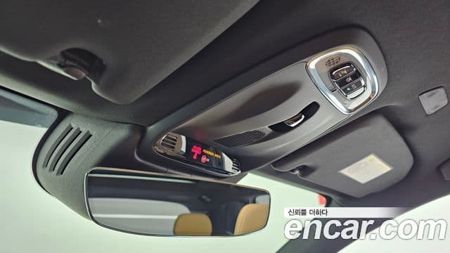 Volvo XC60 2020 — ფოტო 17/20