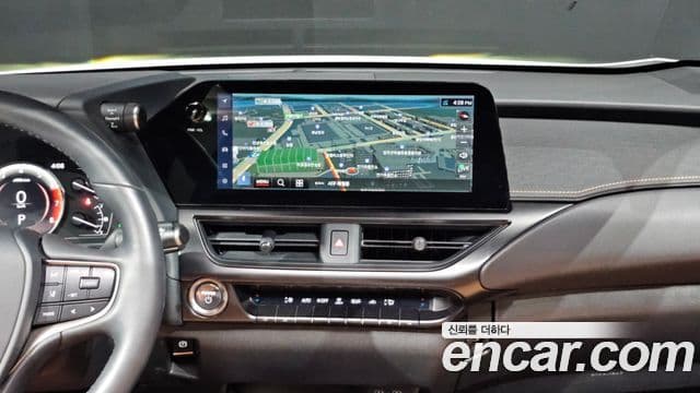 Lexus UX250h 2024 — Şəkil 14/20