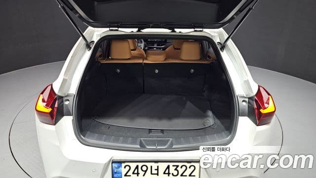 Lexus UX250h 2024 — Şəkil 20/20