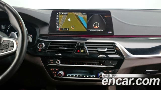 BMW 5 Series 2018 — Şəkil 14/20