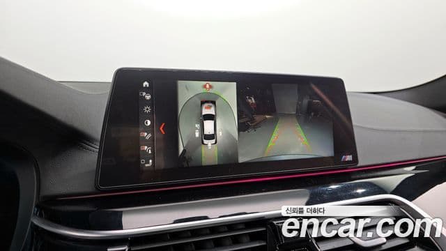 BMW 5 Series 2018 — Şəkil 15/20