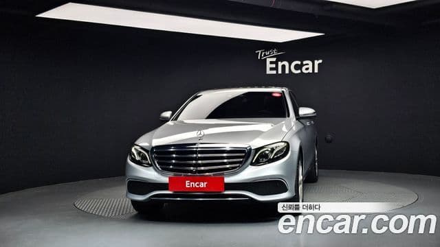 Mercedes-Benz E-Class 2018 — Фото 3/20