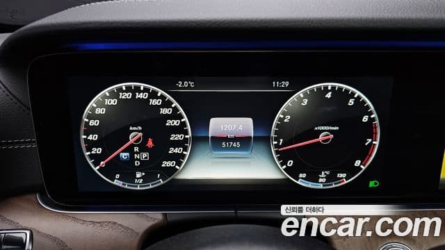 Mercedes-Benz E-Class 2018 — Фото 8/20