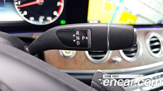 Mercedes-Benz E-Class 2018 — Фото 9/20