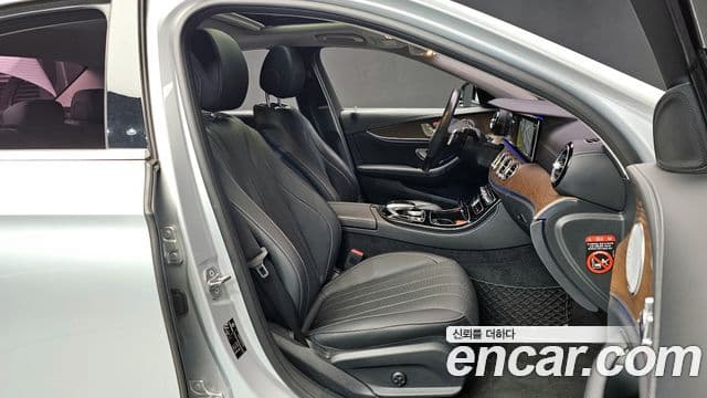 Mercedes-Benz E-Class 2018 — Фото 10/20