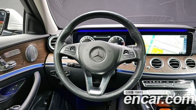 Mercedes-Benz E-Class 2018 — Фото 13/20