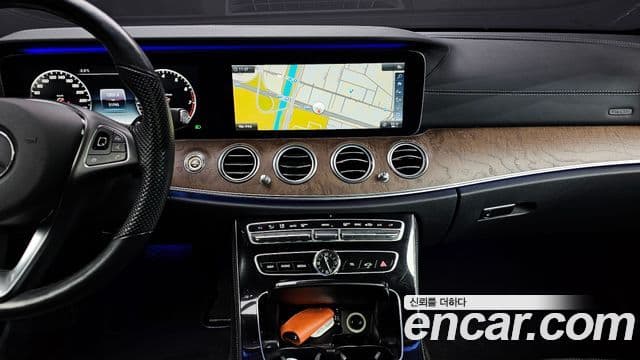 Mercedes-Benz E-Class 2018 — Фото 14/20