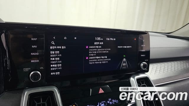 Kia Sorento 2020 — ფოტო 16/20