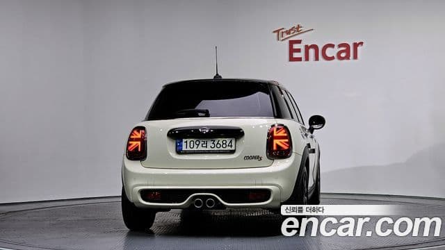 Mini Cooper S 2021 — ფოტო 4/20