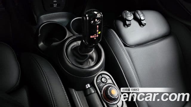 Mini Cooper S 2021 — ფოტო 9/20