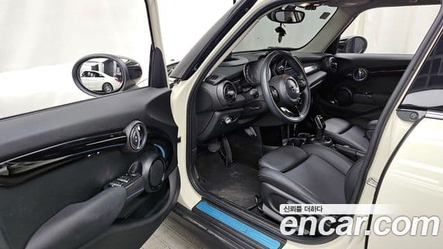 Mini Cooper S 2021 — ფოტო 10/20