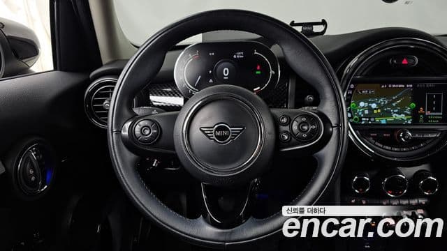 Mini Cooper S 2021 — ფოტო 13/20