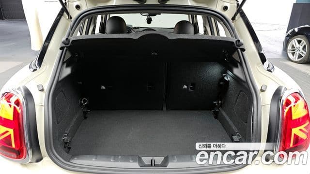Mini Cooper S 2021 — ფოტო 20/20