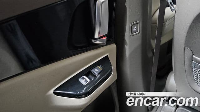 Kia Carnival 2022 — Фото 18/20