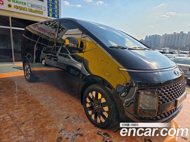 Hyundai Staria 2021 — ფოტო 2/20