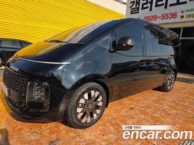 Hyundai Staria 2021 — ფოტო 3/20