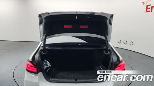 BMW 5 Series 2022 — фото 19 из 20