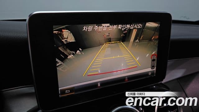Mercedes-Benz C-Class 2018 — Photo 16/20