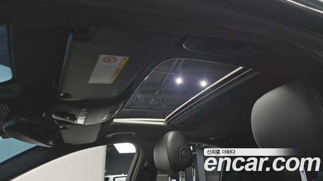 Mercedes-Benz C-Class 2018 — Photo 9/20