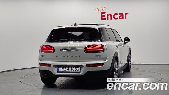 Mini Cooper Clubman 2021 — Фото 4/20
