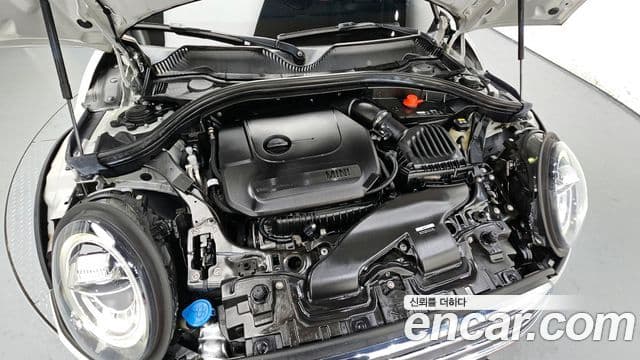 Mini Cooper Clubman 2021 — Фото 6/20