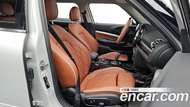 Mini Cooper Clubman 2021 — Фото 10/20