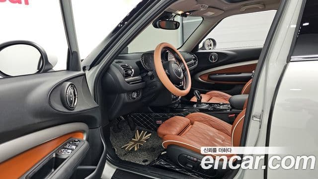 Mini Cooper Clubman 2021 — Фото 12/20