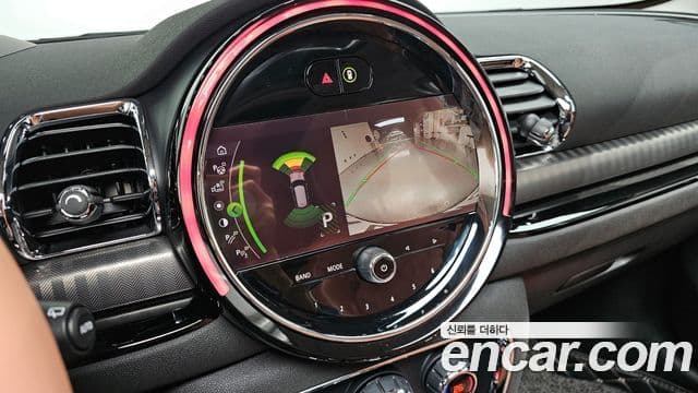 Mini Cooper Clubman 2021 — Фото 16/20