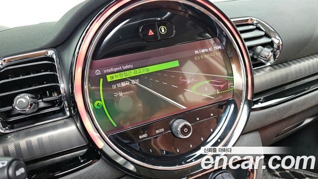 Mini Cooper Clubman 2021 — Фото 17/20