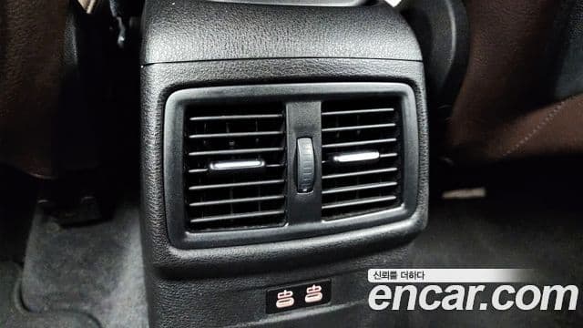 BMW X1 2022 — Photo 8/20