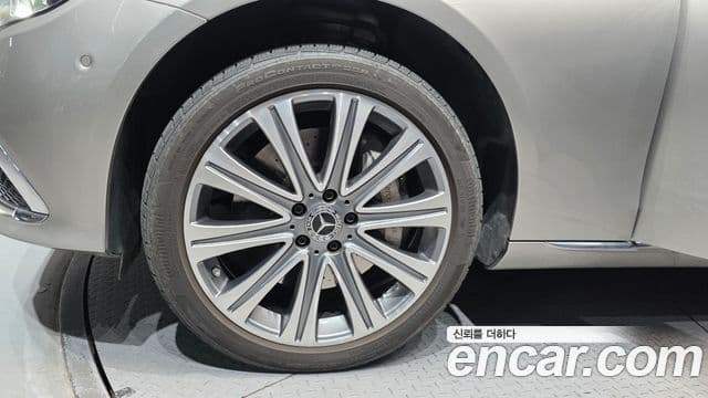 Mercedes-Benz E-Class 2021 — Photo 4/20