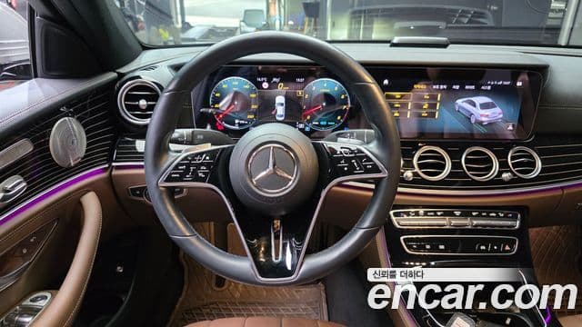 Mercedes-Benz E-Class 2021 — Photo 13/20