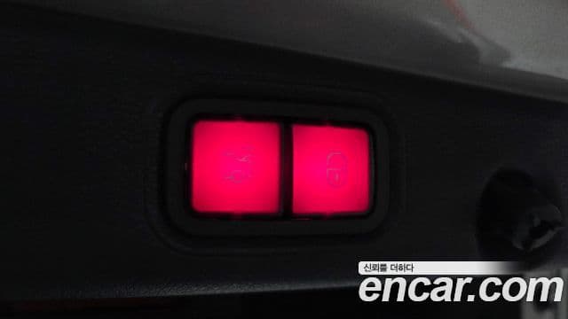 Mercedes-Benz E-Class 2021 — Photo 7/20