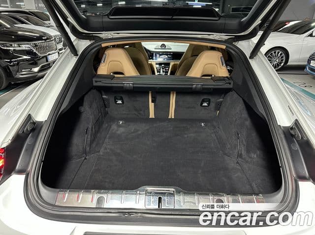 Porsche Panamera 2018 — Şəkil 17/20