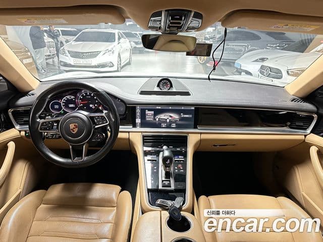 Porsche Panamera 2018 — Şəkil 10/20