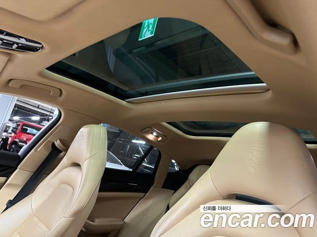 Porsche Panamera 2018 — Şəkil 15/20
