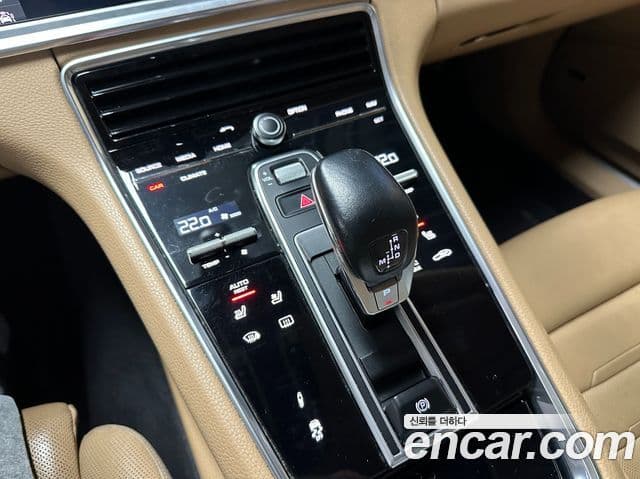 Porsche Panamera 2018 — Şəkil 9/20