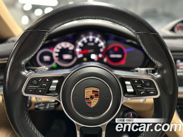 Porsche Panamera 2018 — Şəkil 14/20